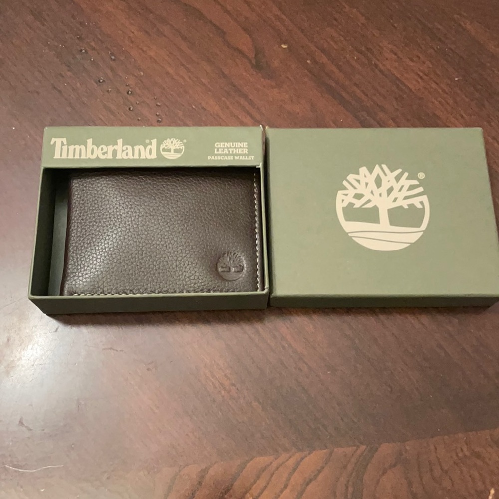 Timberland Genuine leather passcase wallet brown